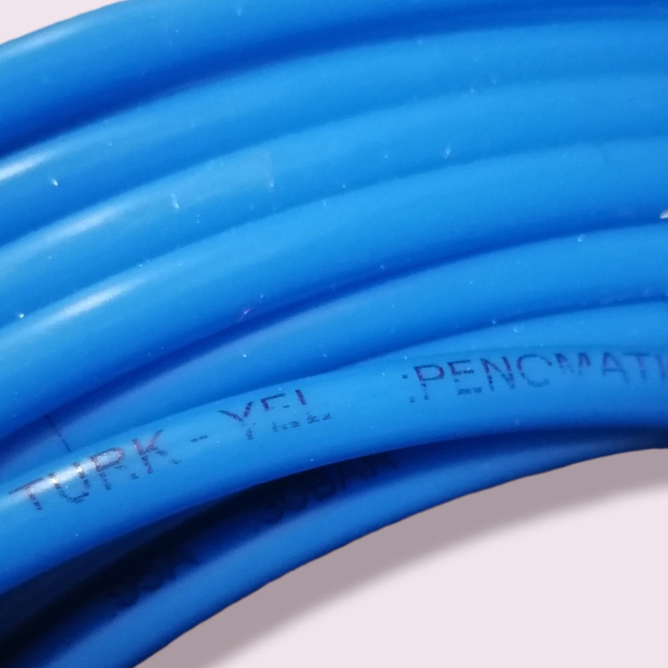 شلنگ فنری مدل Blu18 turk yel سایز 8×5 طول 18متر